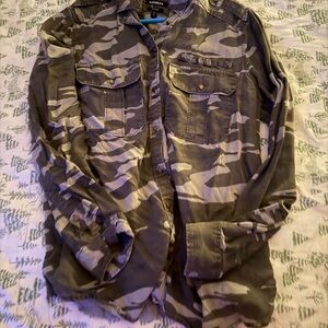 Express Women’s  Green Camouflage Shirt Jacket